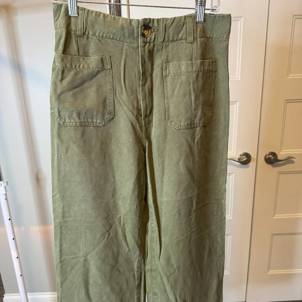 Women's Velvet Heart Crop Pants, Size 28, NWT - Picture 1 of 4
